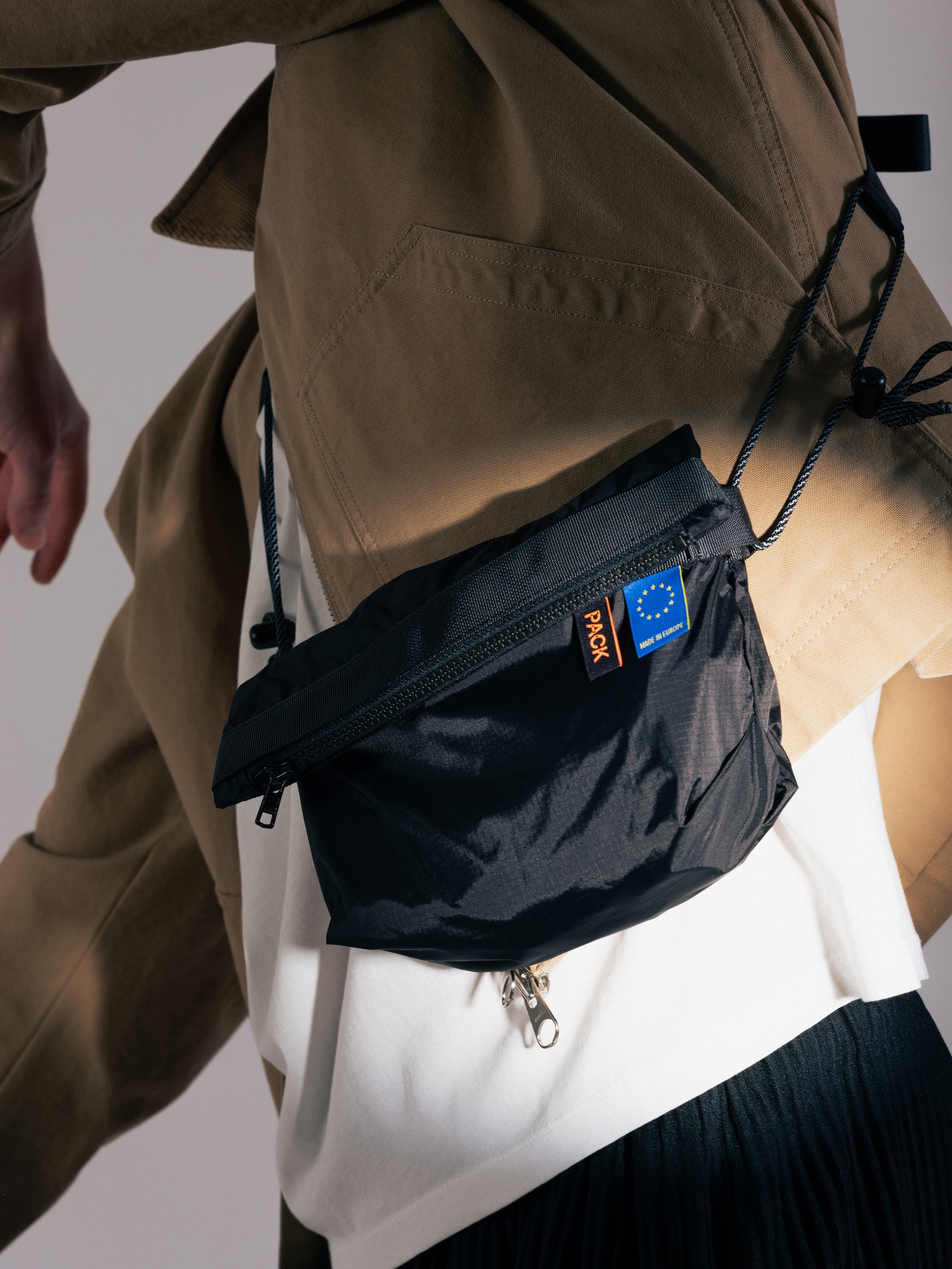 Small Zip Sling - Flat strap