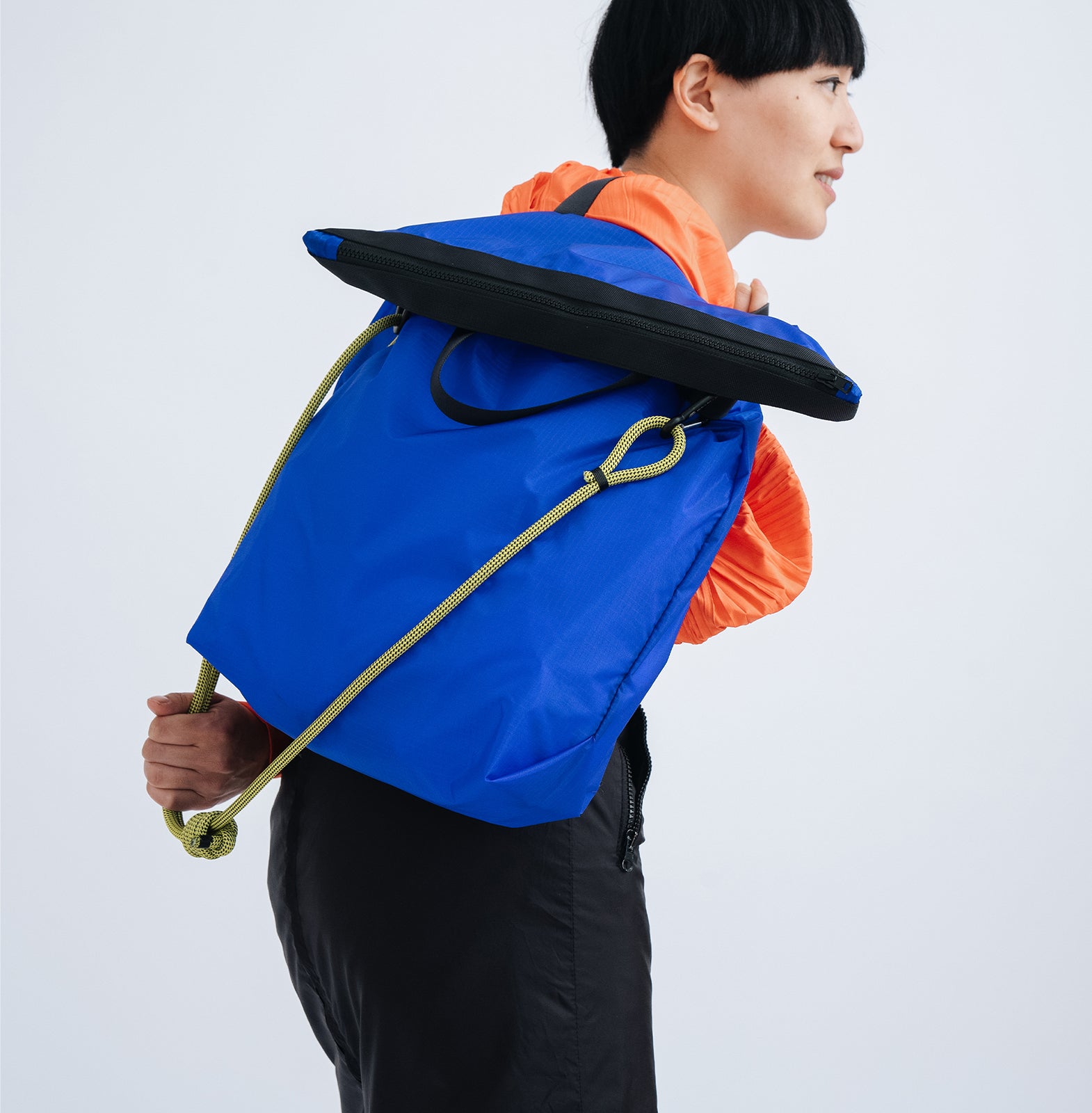 Shopper Zip Sling · A105