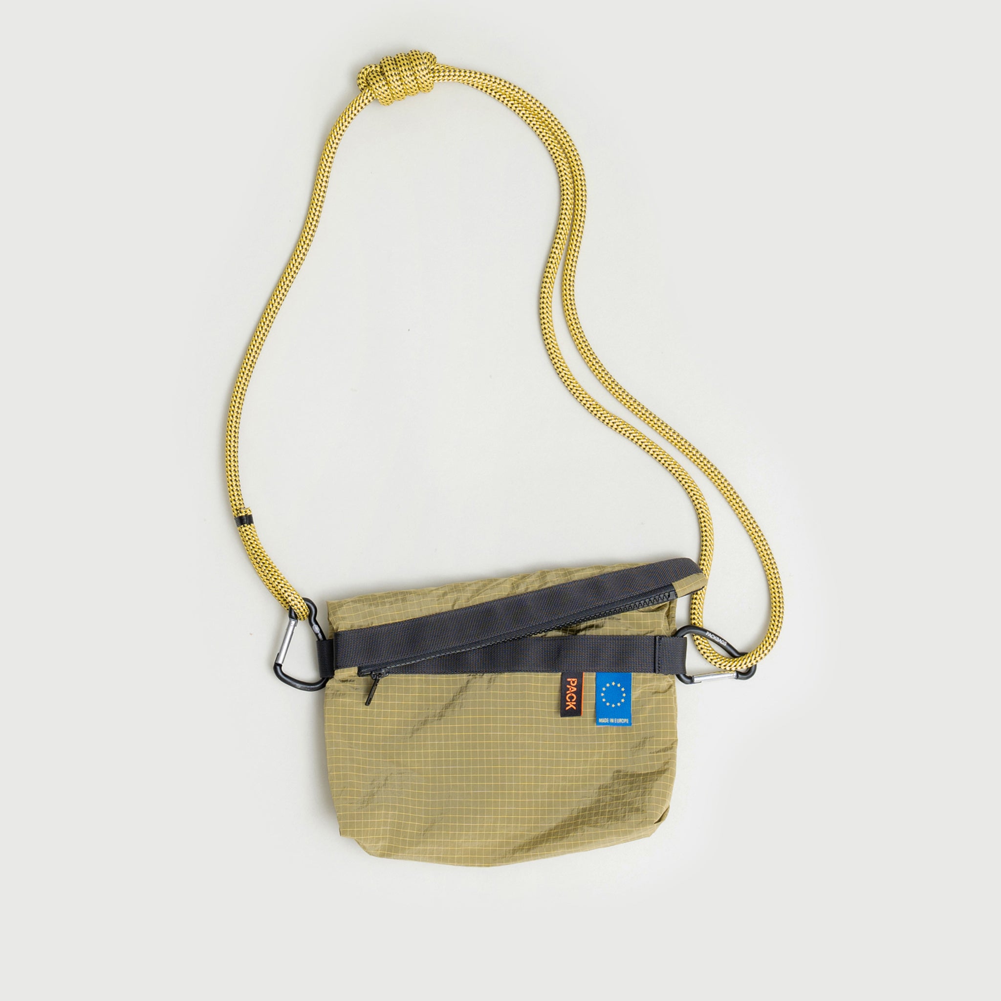 Small Zip Sling · A101
