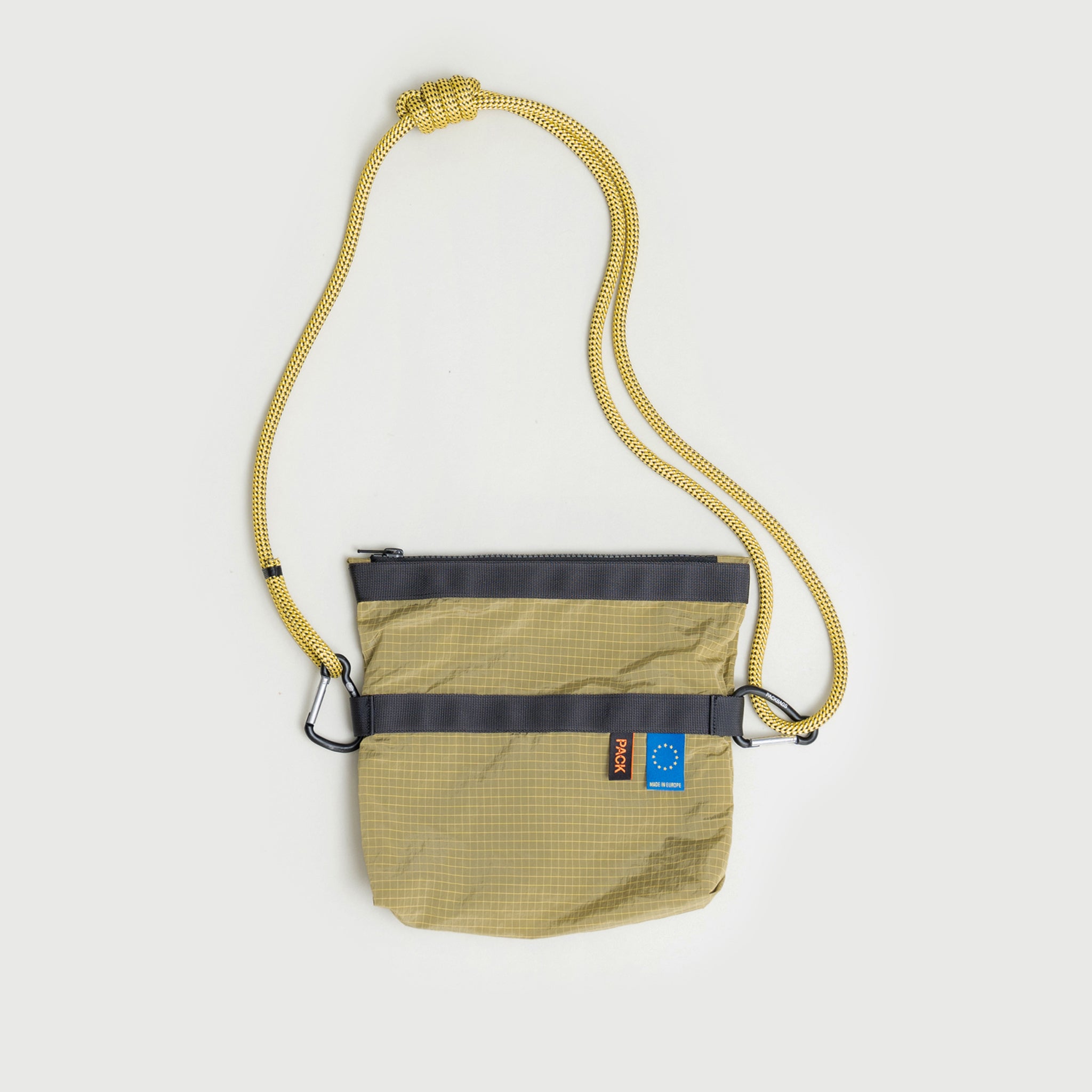 Small Zip Sling · A101
