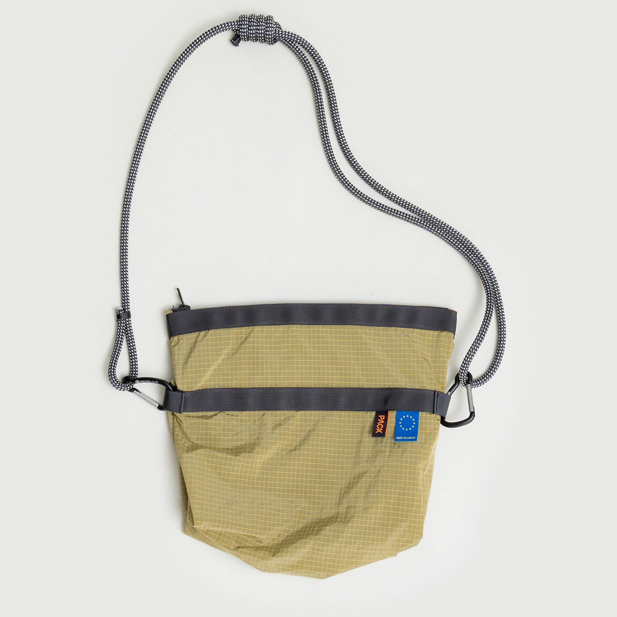 Medium Zip Sling · A103