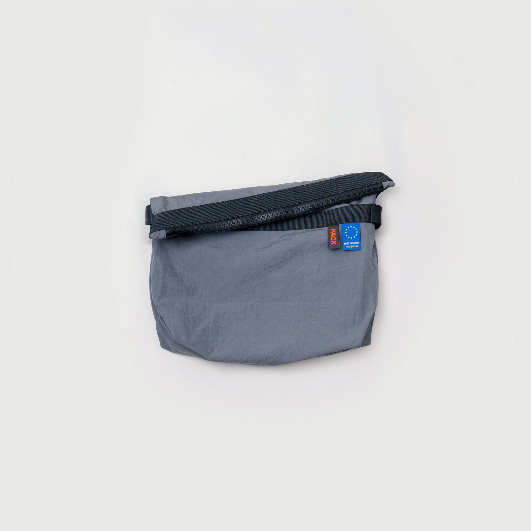Medium Zip Pouch · M103 · graphite grey