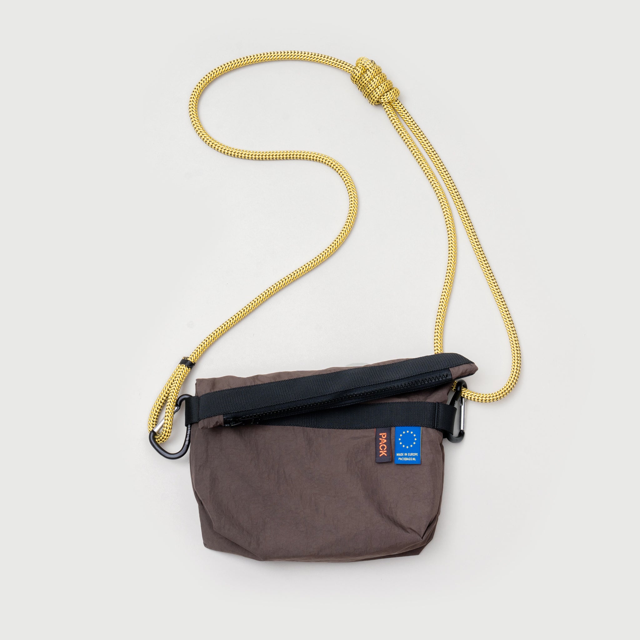 Small Zip Sling · A101  · magnet brown