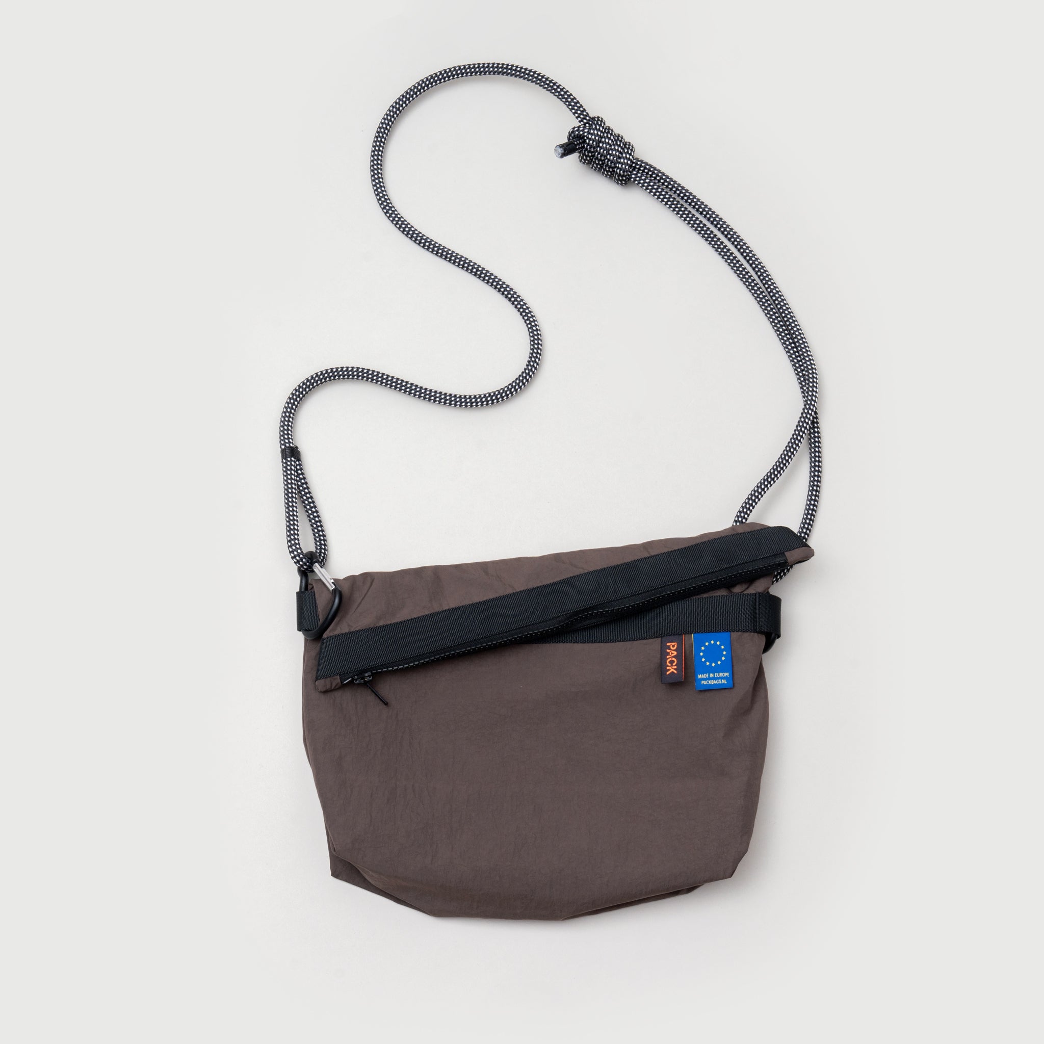 Medium Zip Sling · A103 · magnet brown
