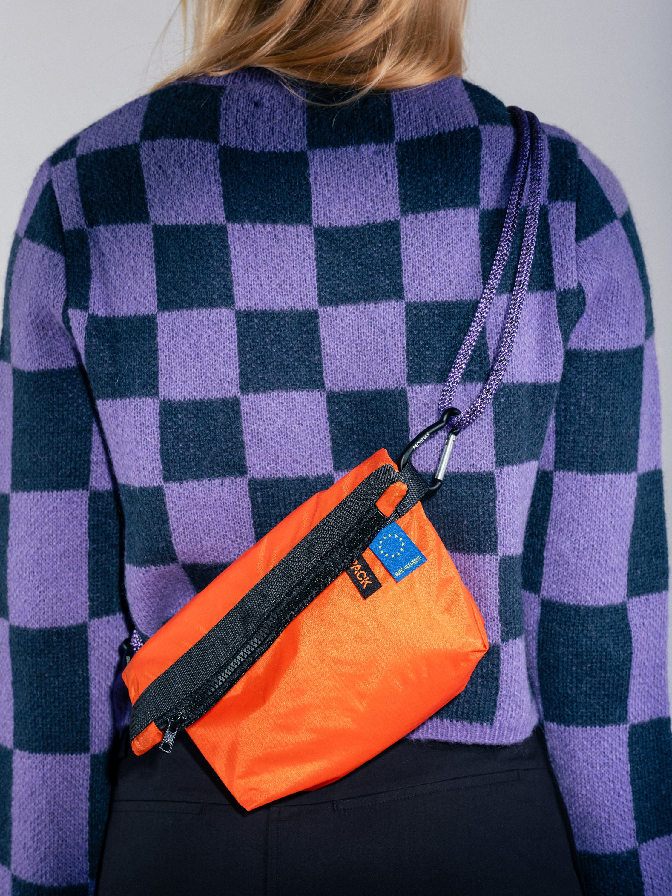 Small Zip Sling · A101