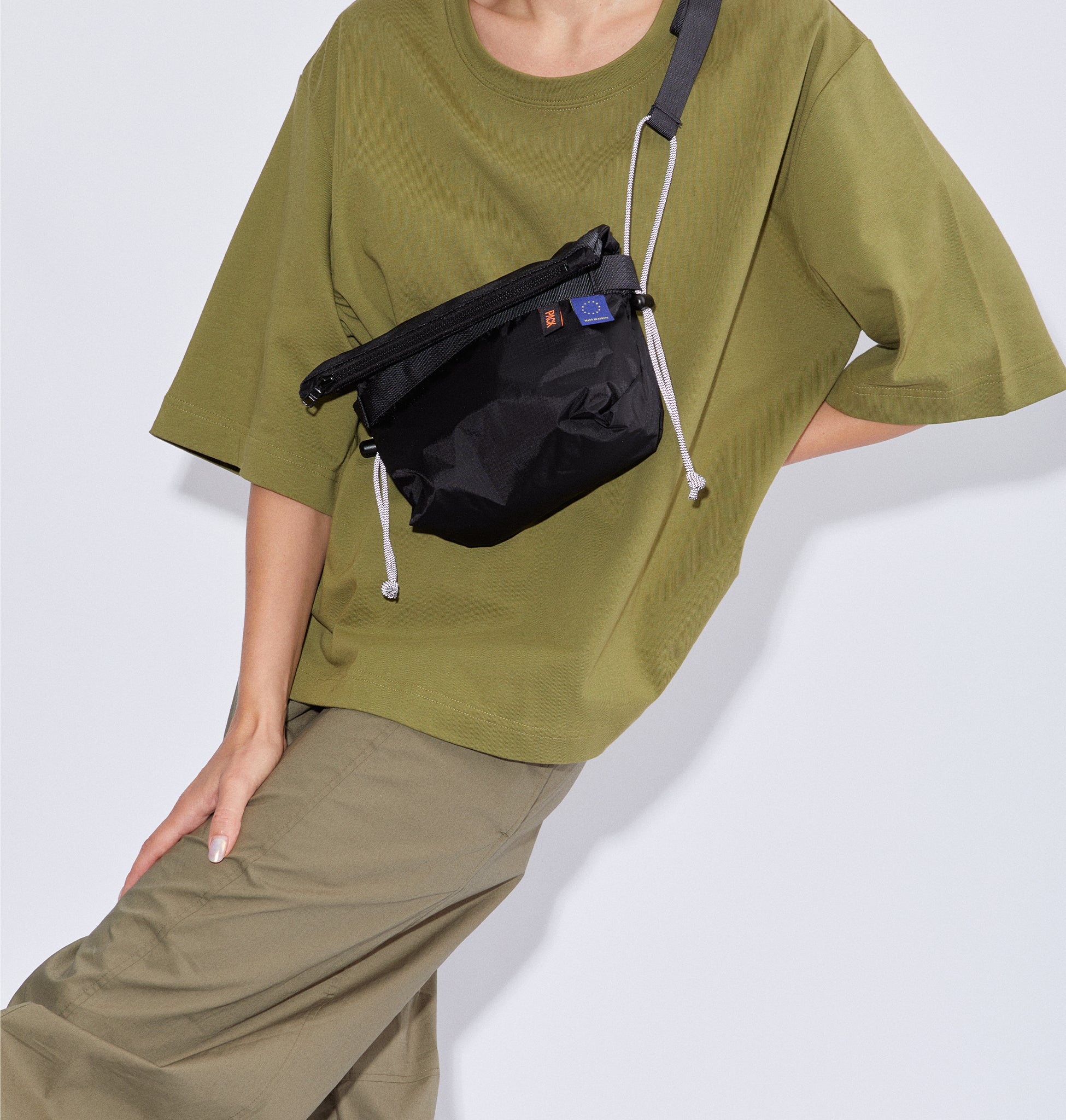 Small Zip Sling - Flat strap