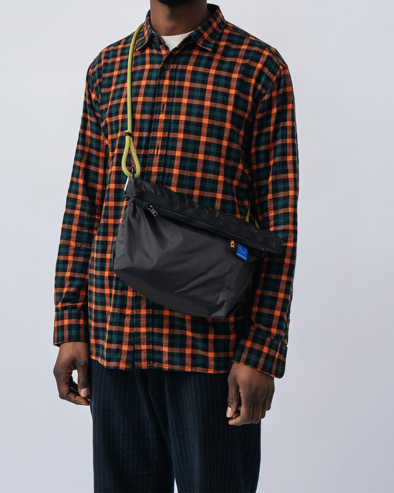 Medium Zip Sling · A103
