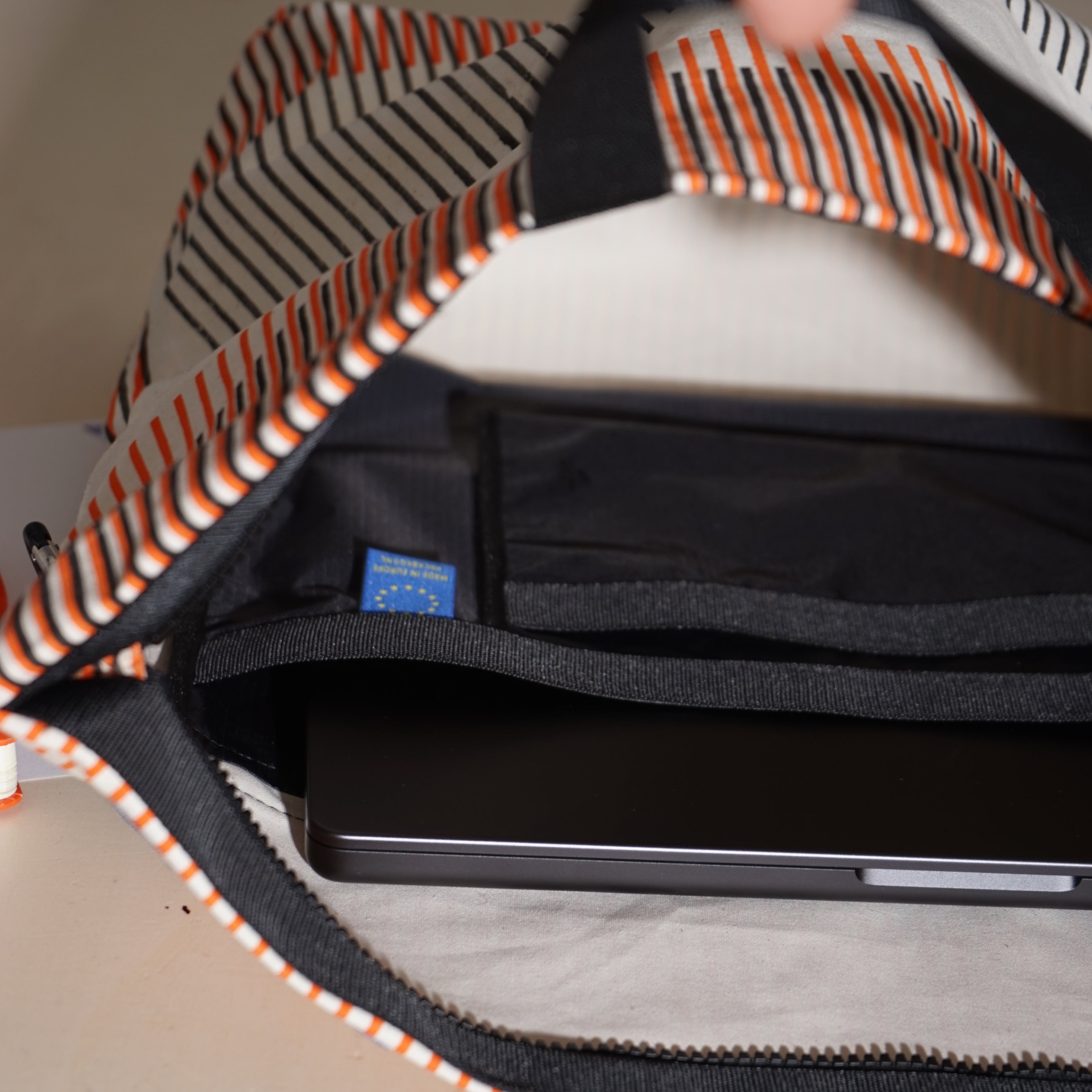 2-in-1 Messenger Allround Sling - A121