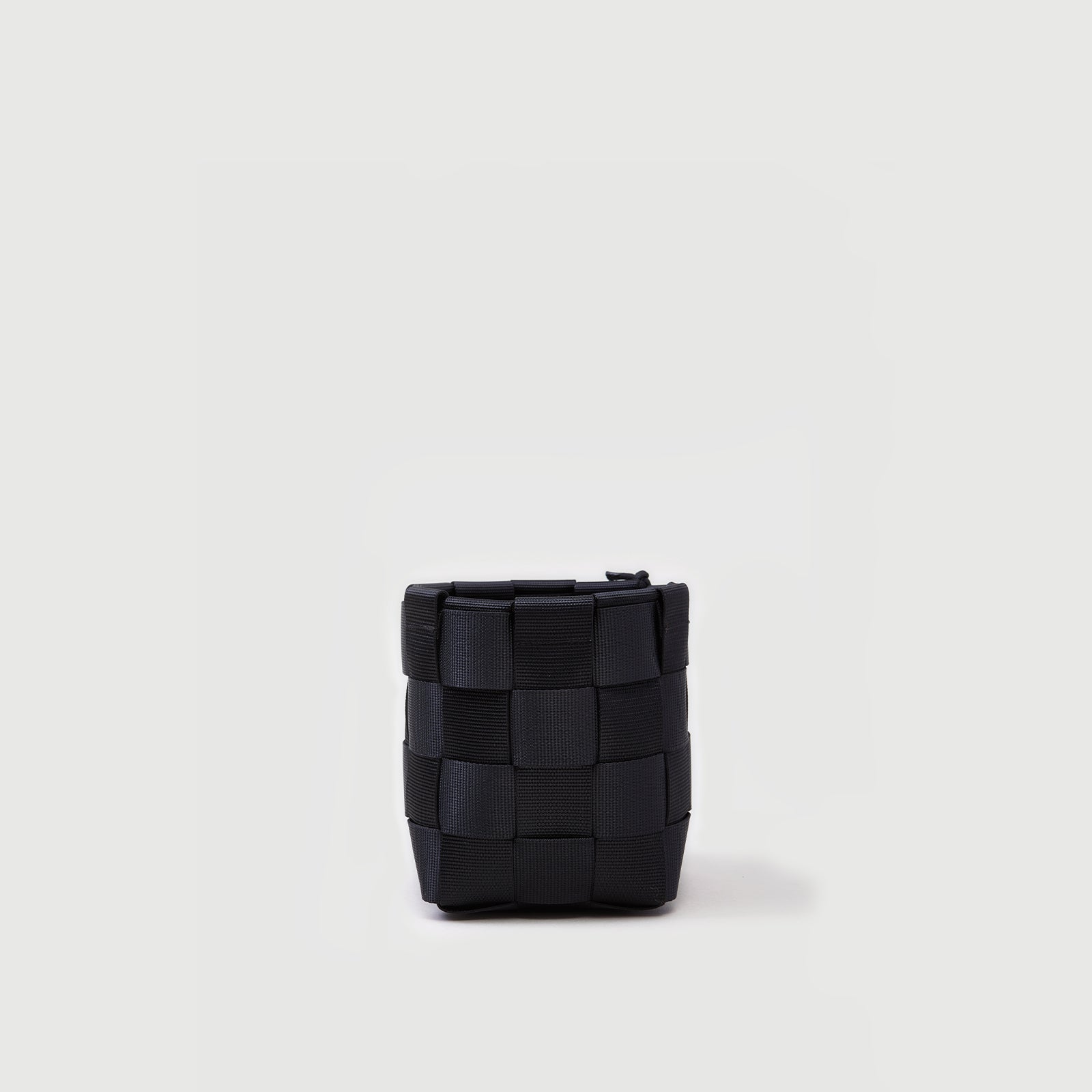 M702//WIDE WEB.SMALL.SQUARE BASKET - lead black