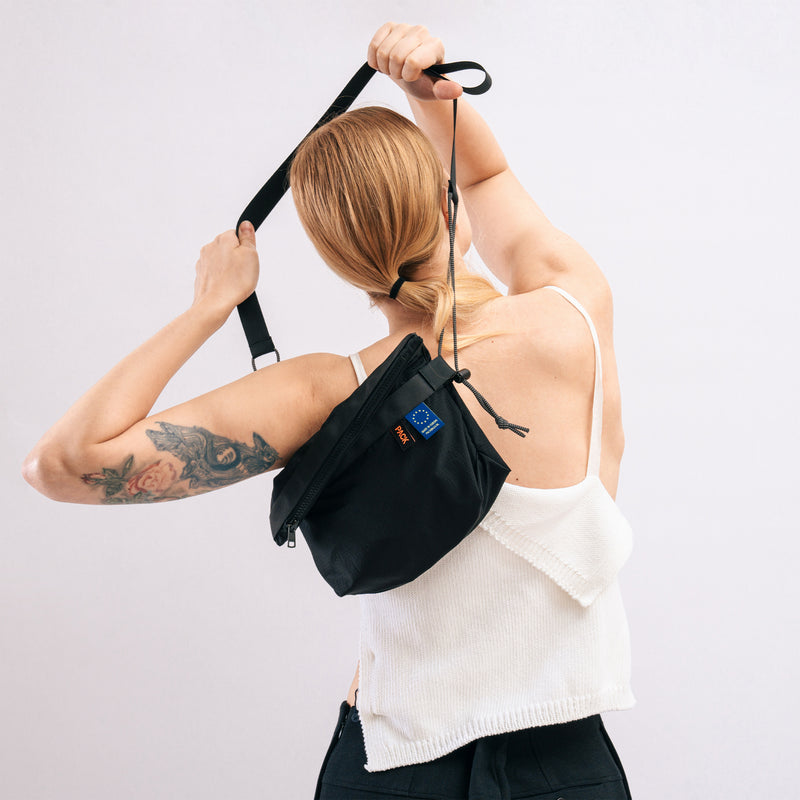 Small Zip Sling - flat strap · A101