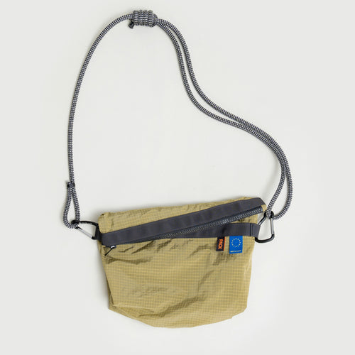 Medium Zip Sling · A103