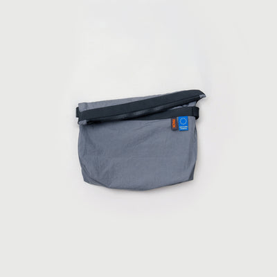 Medium Zip Pouch · M103 · graphite grey