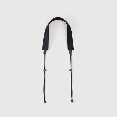 FW25 M506//PADDED.STRAP - lead black